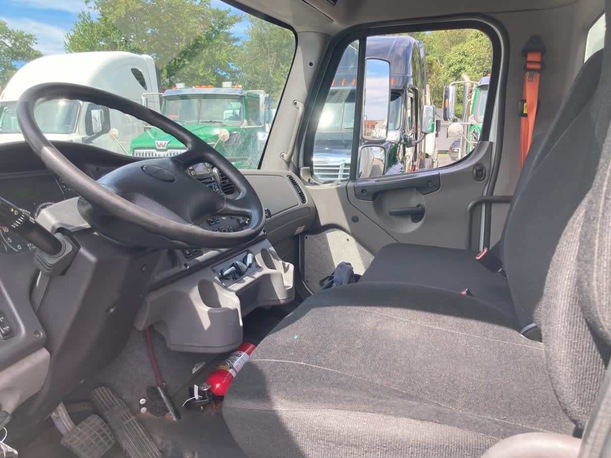 2019 Freightliner M2 106 820508