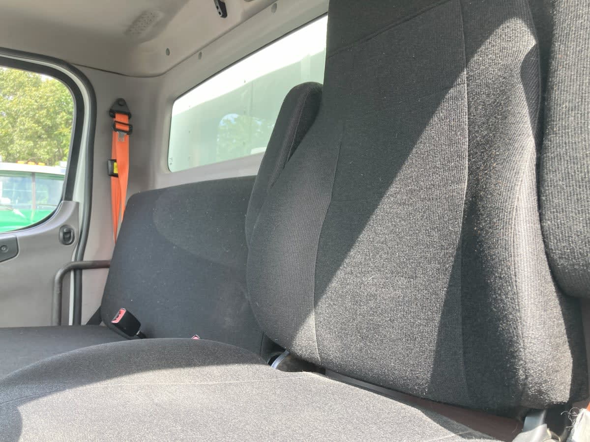2019 Freightliner M2 106 820508
