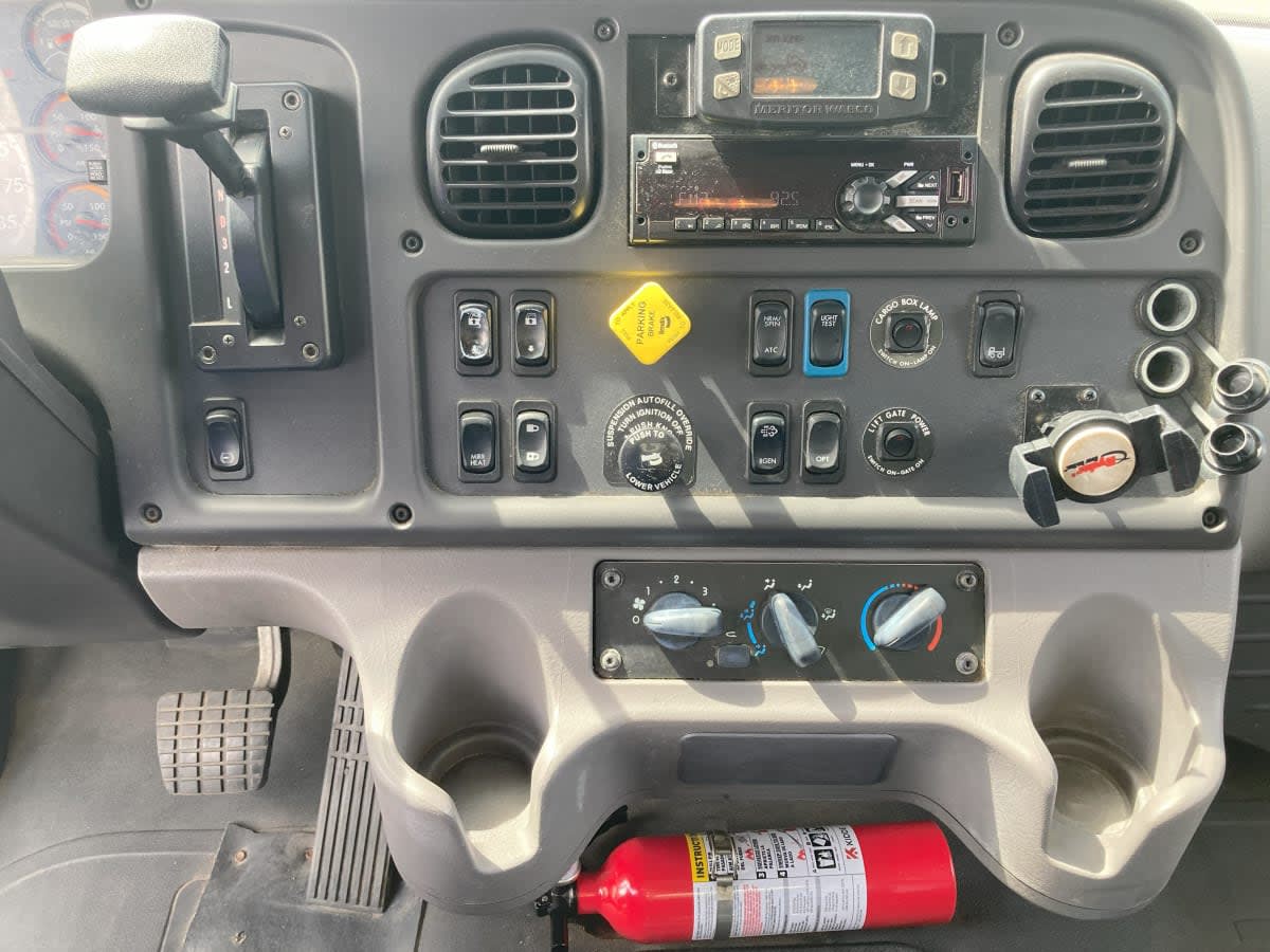2019 Freightliner M2 106 820508