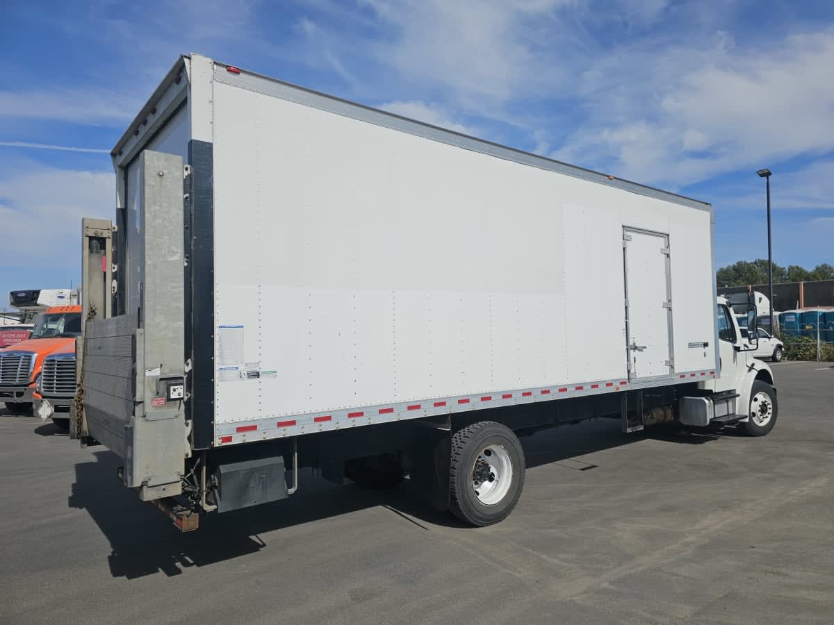 2019 Freightliner M2 106 820538