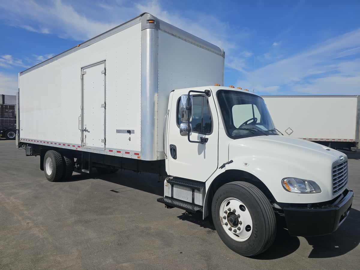 2019 Freightliner M2 106 820538