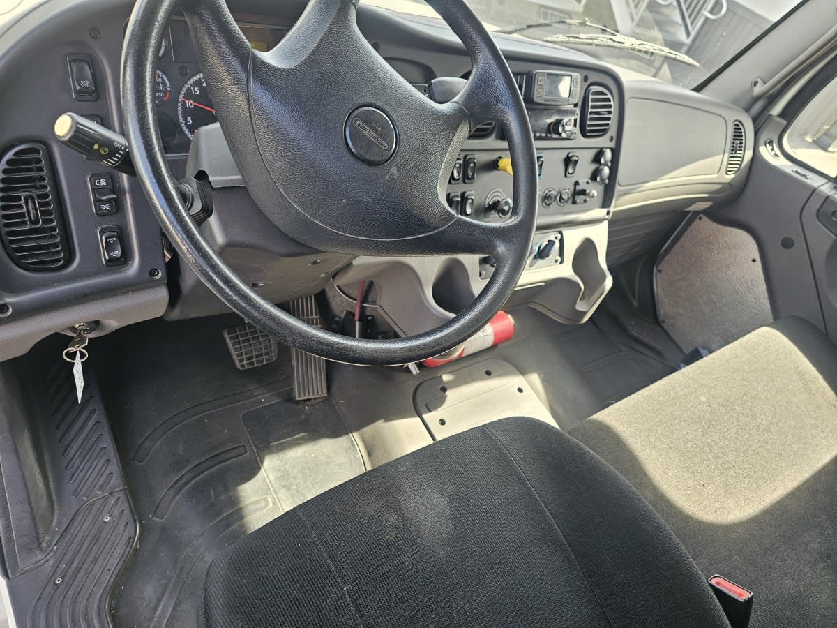 2019 Freightliner M2 106 820538