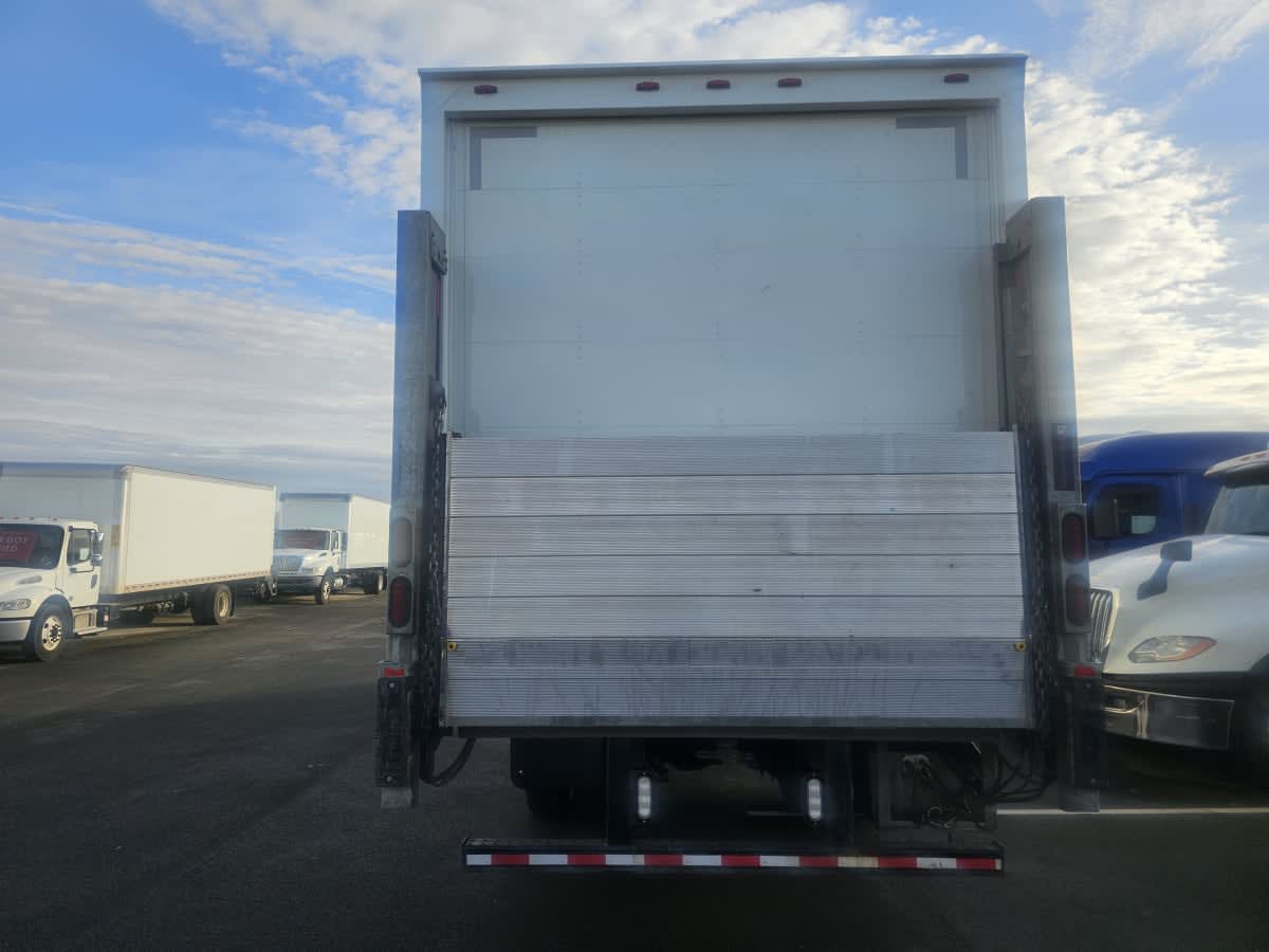 2019 Freightliner/Mercedes M2 106 820539