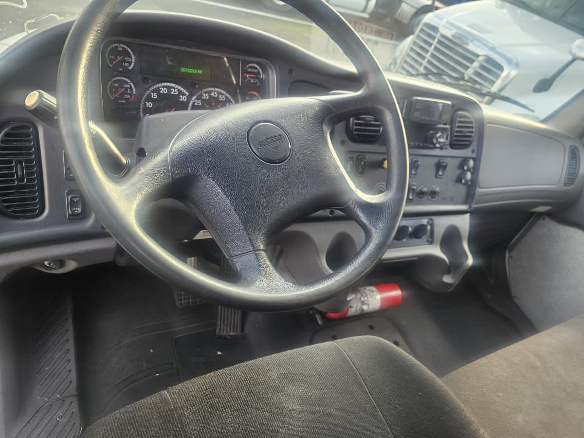 2019 Freightliner/Mercedes M2 106 820539