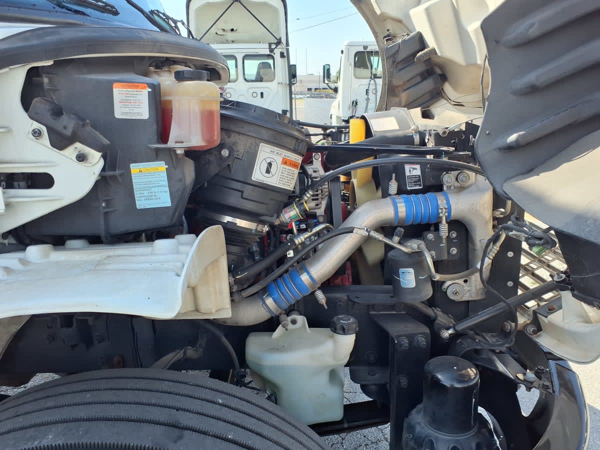 2019 Freightliner/Mercedes M2 106 820542