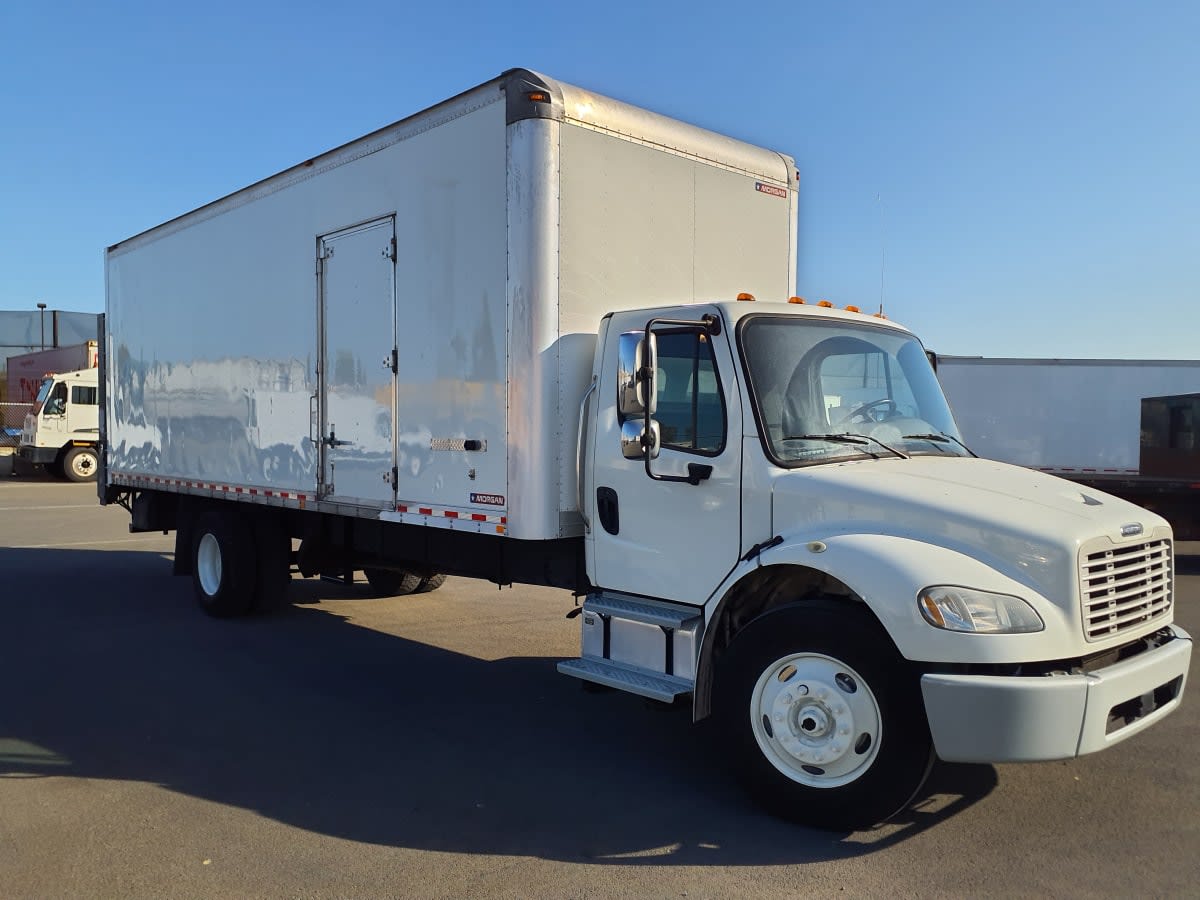 2019 Freightliner M2 106 820551