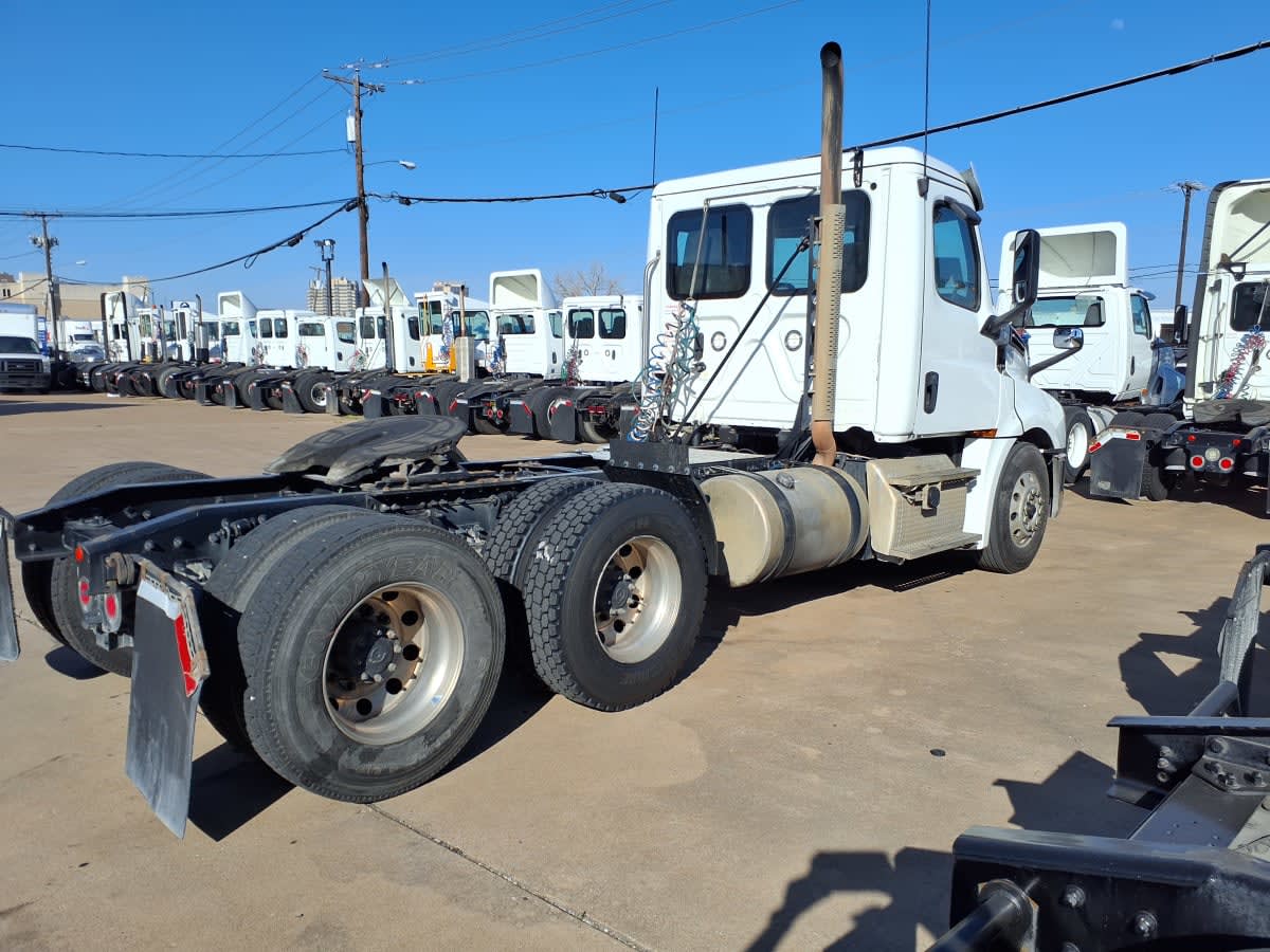 2019 Freightliner/Mercedes NEW CASCADIA PX12664 820571