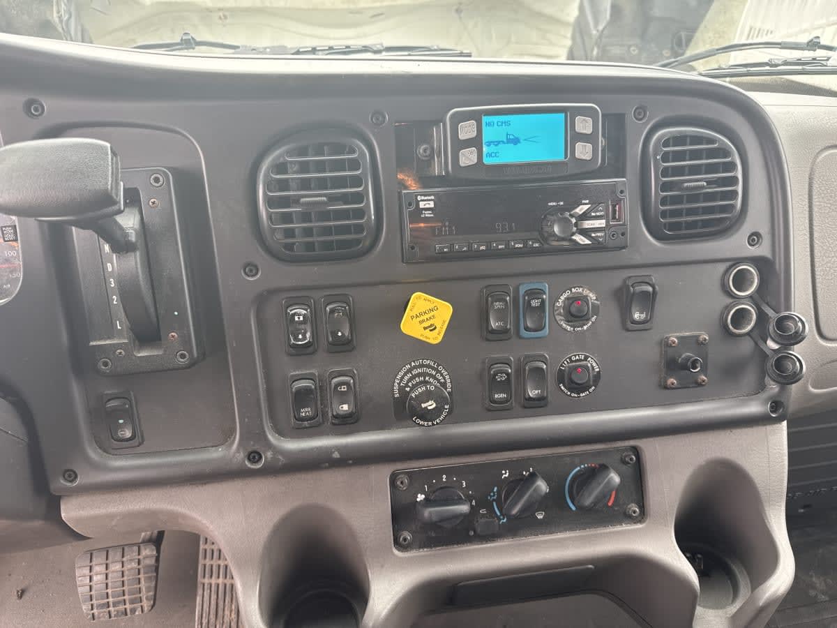 2019 Freightliner/Mercedes M2 106 820577