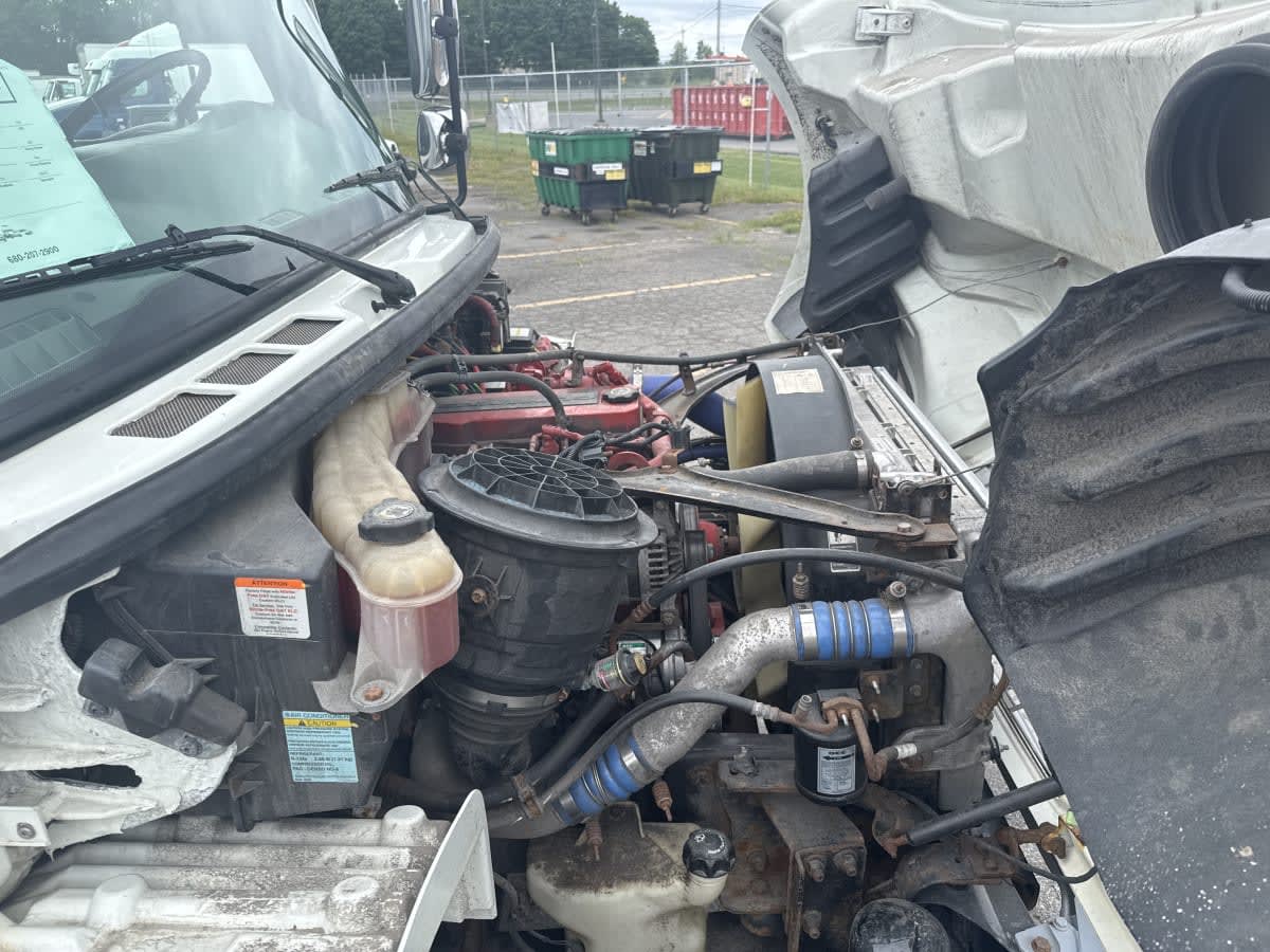 2019 Freightliner/Mercedes M2 106 820577