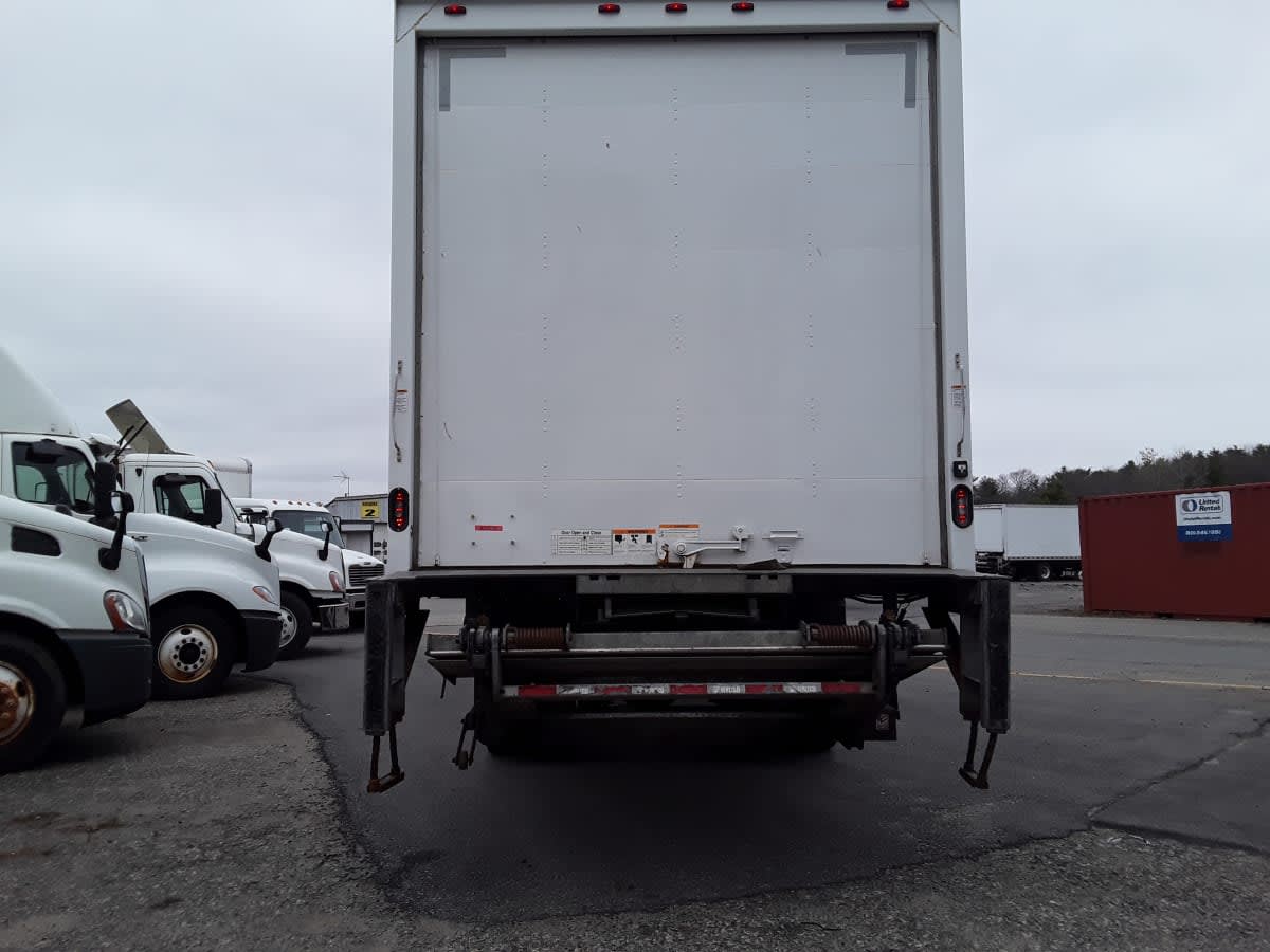 2019 Freightliner M2 106 820578