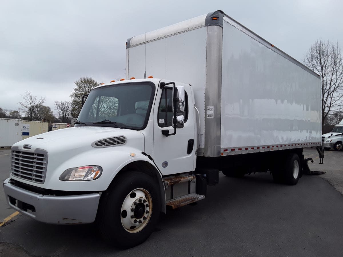 2019 Freightliner M2 106 820578
