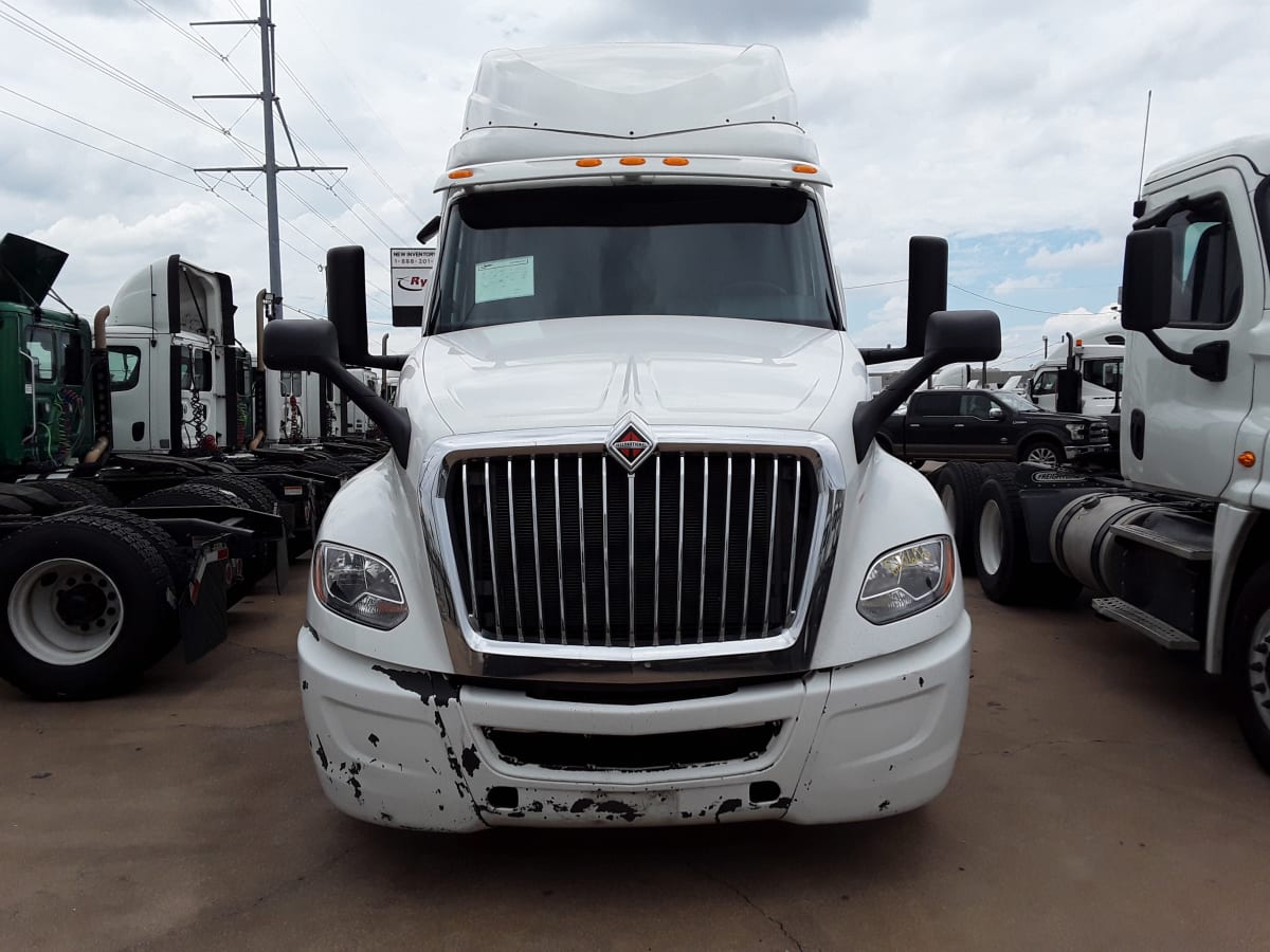 2019 Navistar International LT625 SLPR CAB 820606