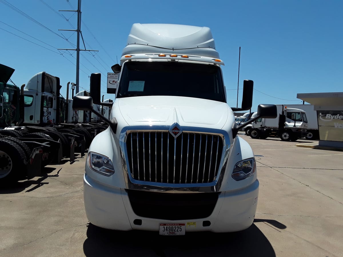 2019 Navistar International LT625 SLPR CAB 820607