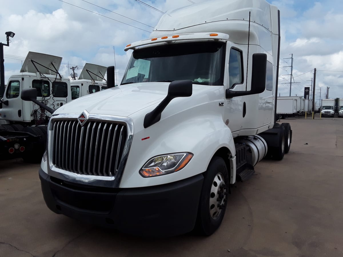 2019 Navistar International LT625 SLPR CAB 820610