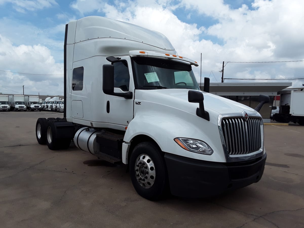 2019 Navistar International LT625 SLPR CAB 820610