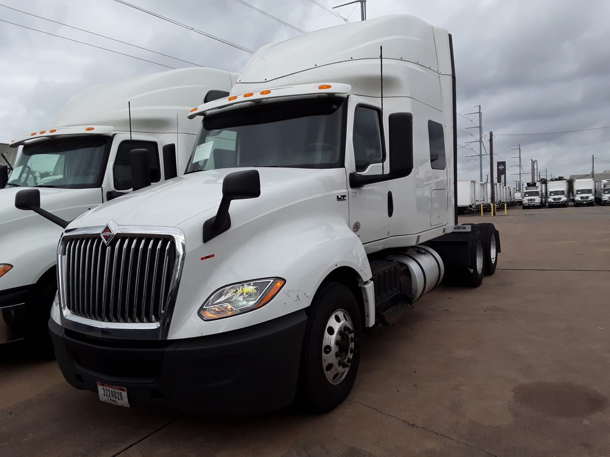 2019 Navistar International LT625 SLPR CAB 820611