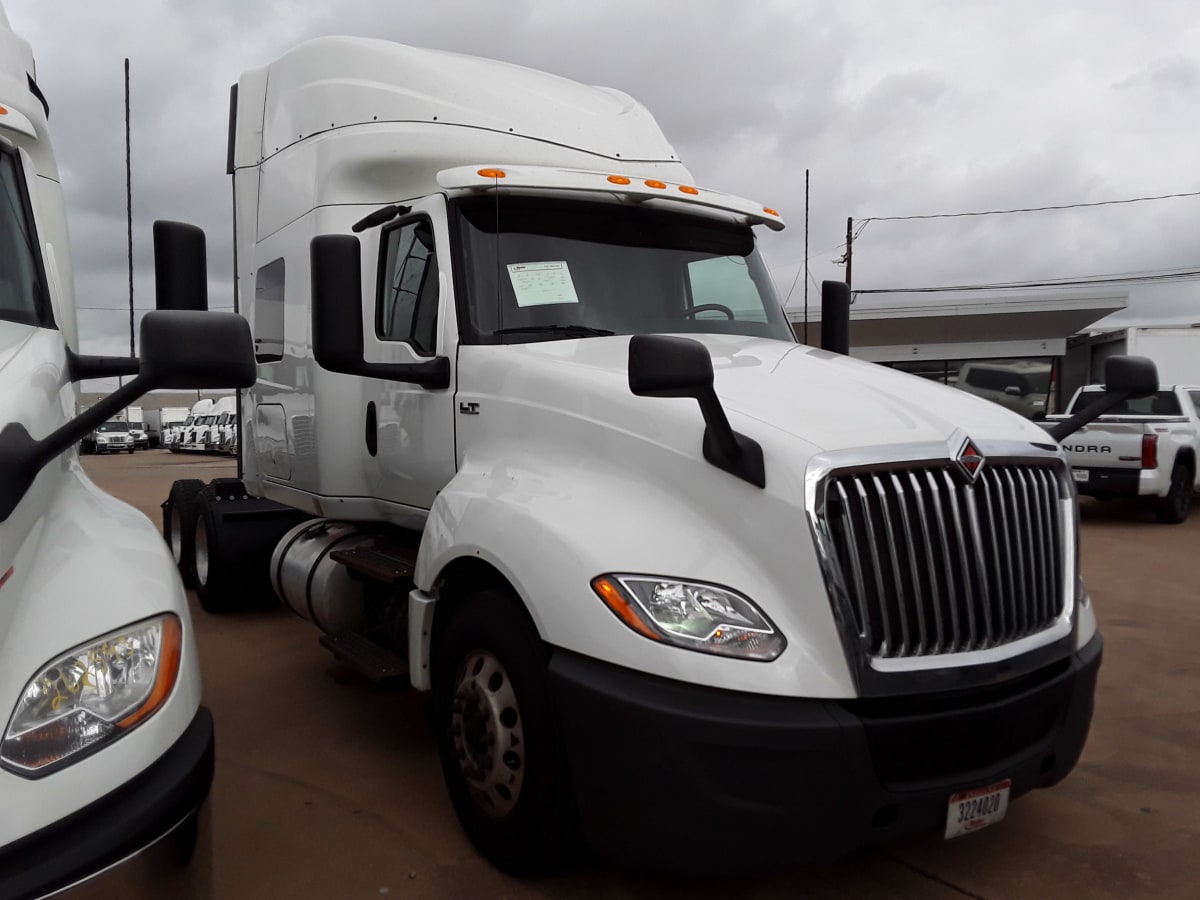 2019 Navistar International LT625 SLPR CAB 820611