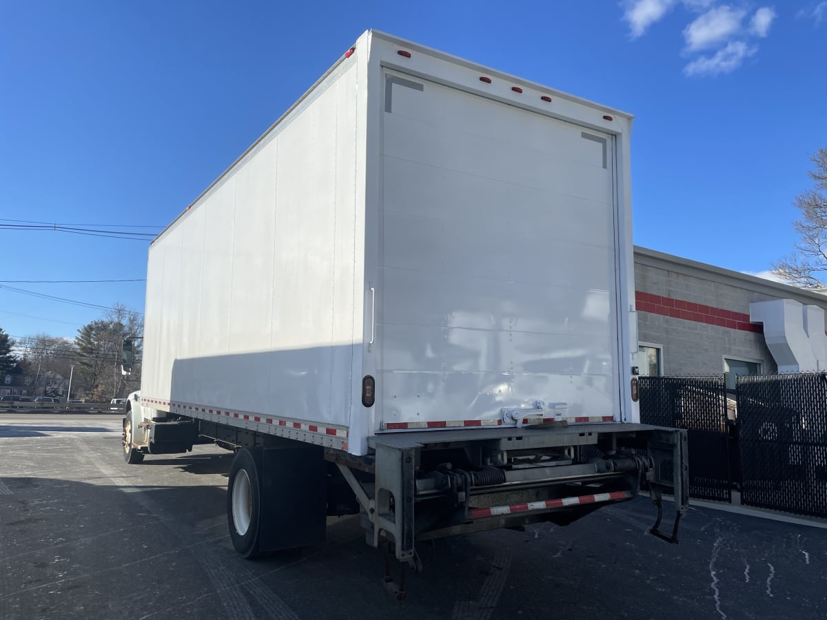 2019 Freightliner/Mercedes M2 106 820621