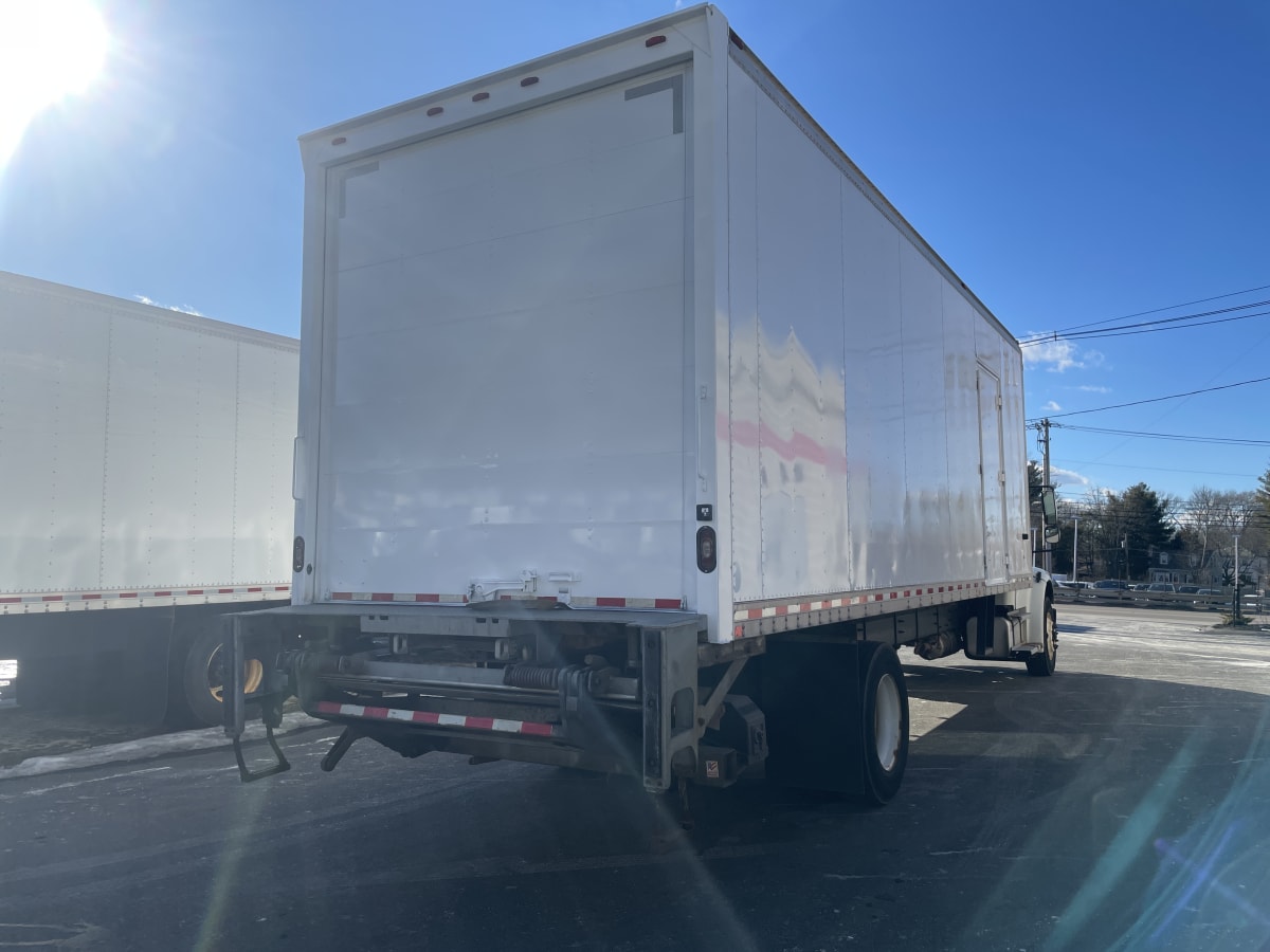 2019 Freightliner/Mercedes M2 106 820621