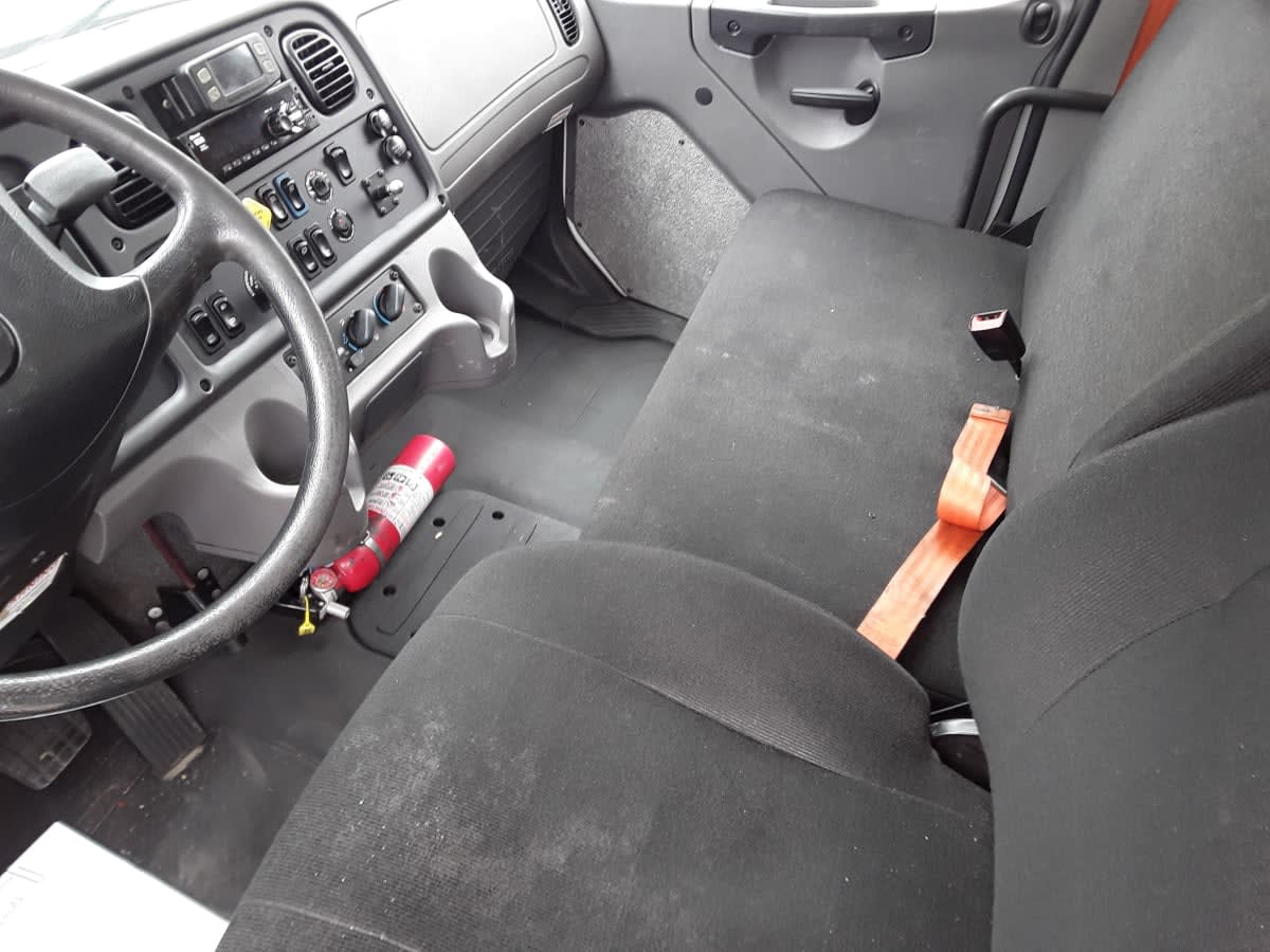 2019 Freightliner M2 106 820622