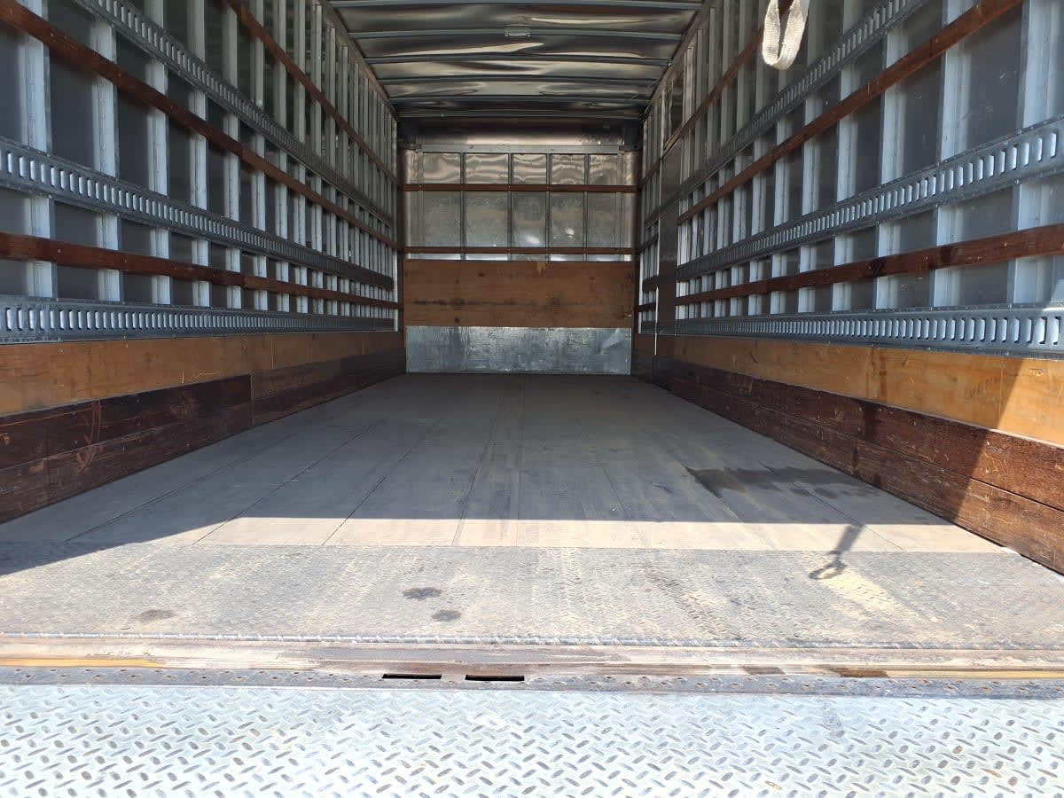 2019 Freightliner M2 106 820634