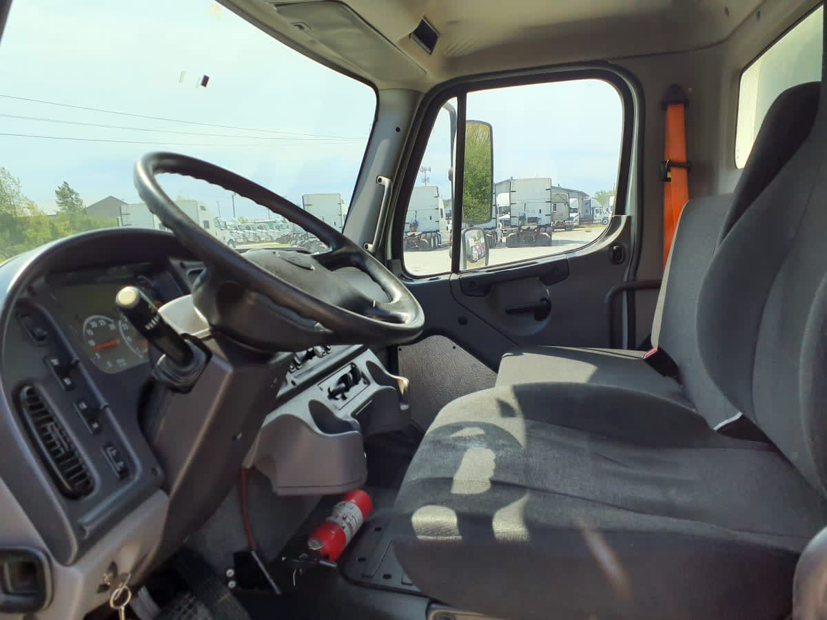 2019 Freightliner/Mercedes M2 106 820652