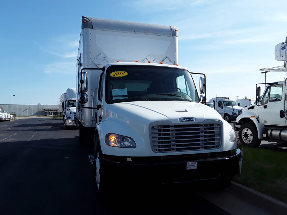 2019 Freightliner/Mercedes M2 106 820689