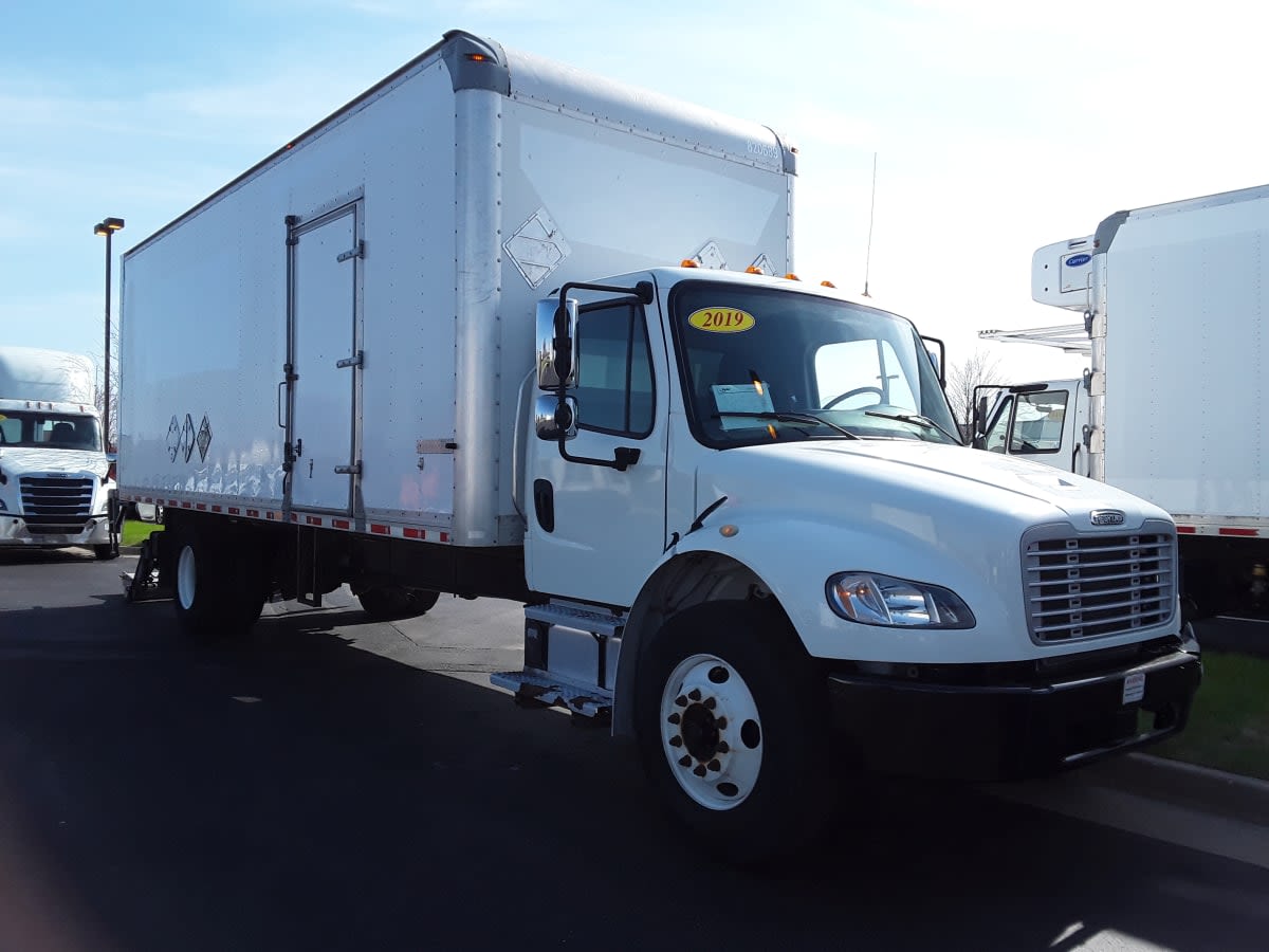 2019 Freightliner/Mercedes M2 106 820689