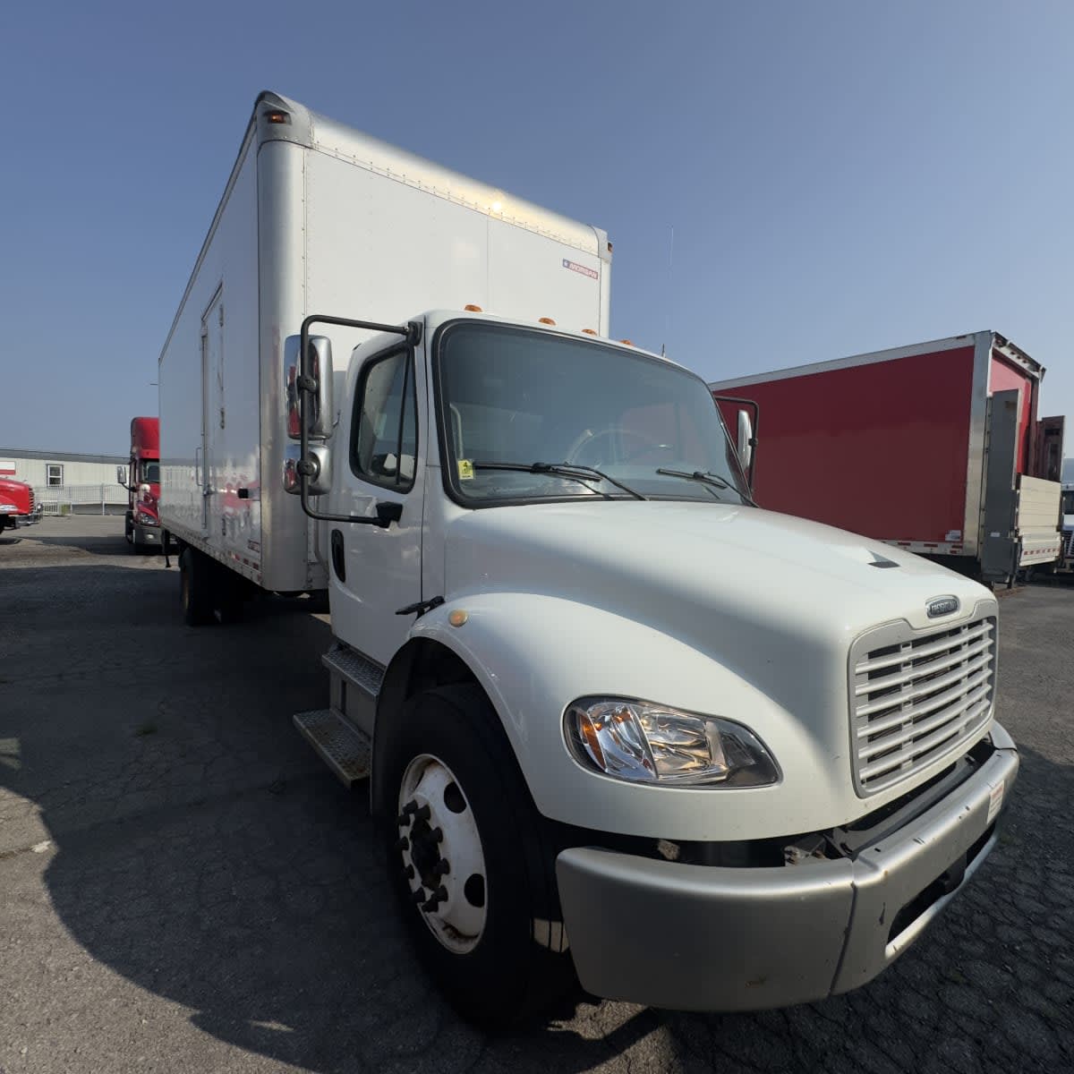 2019 Freightliner M2 106 820708