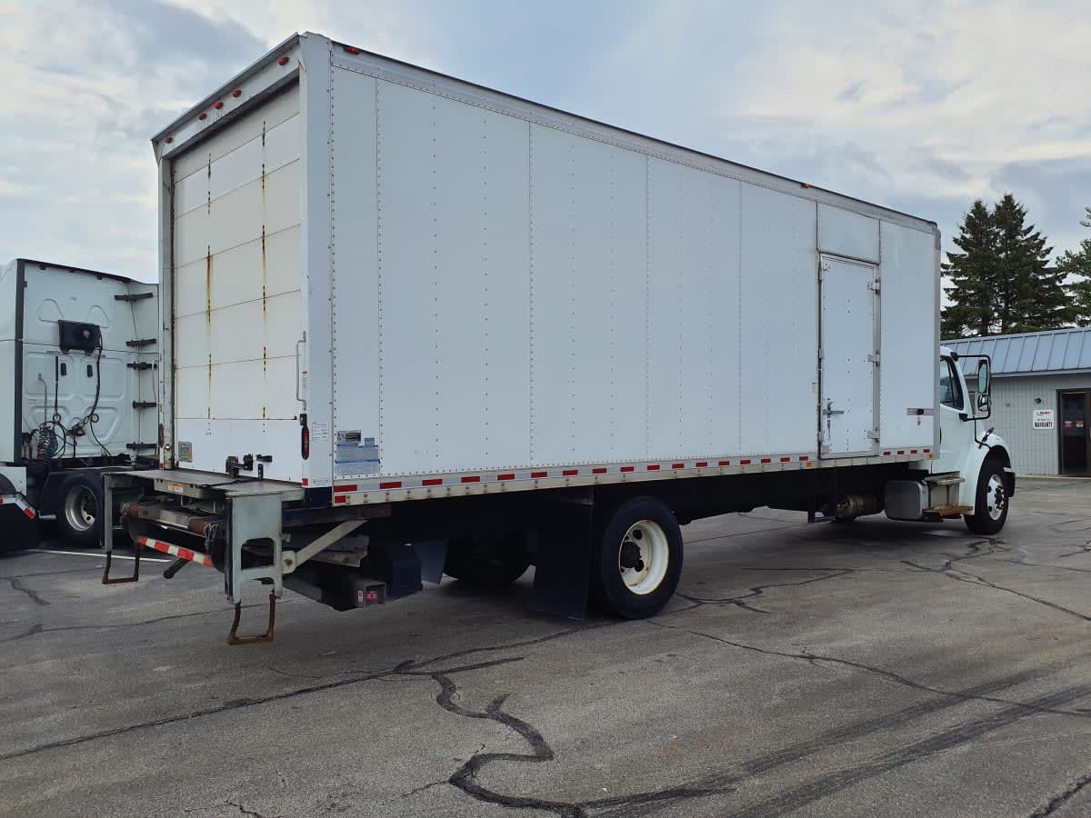 2019 Freightliner M2 106 820710