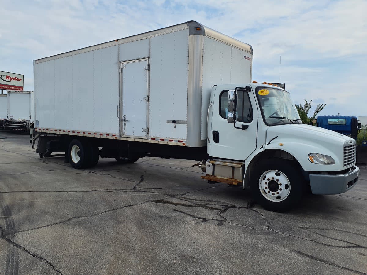 2019 Freightliner M2 106 820710