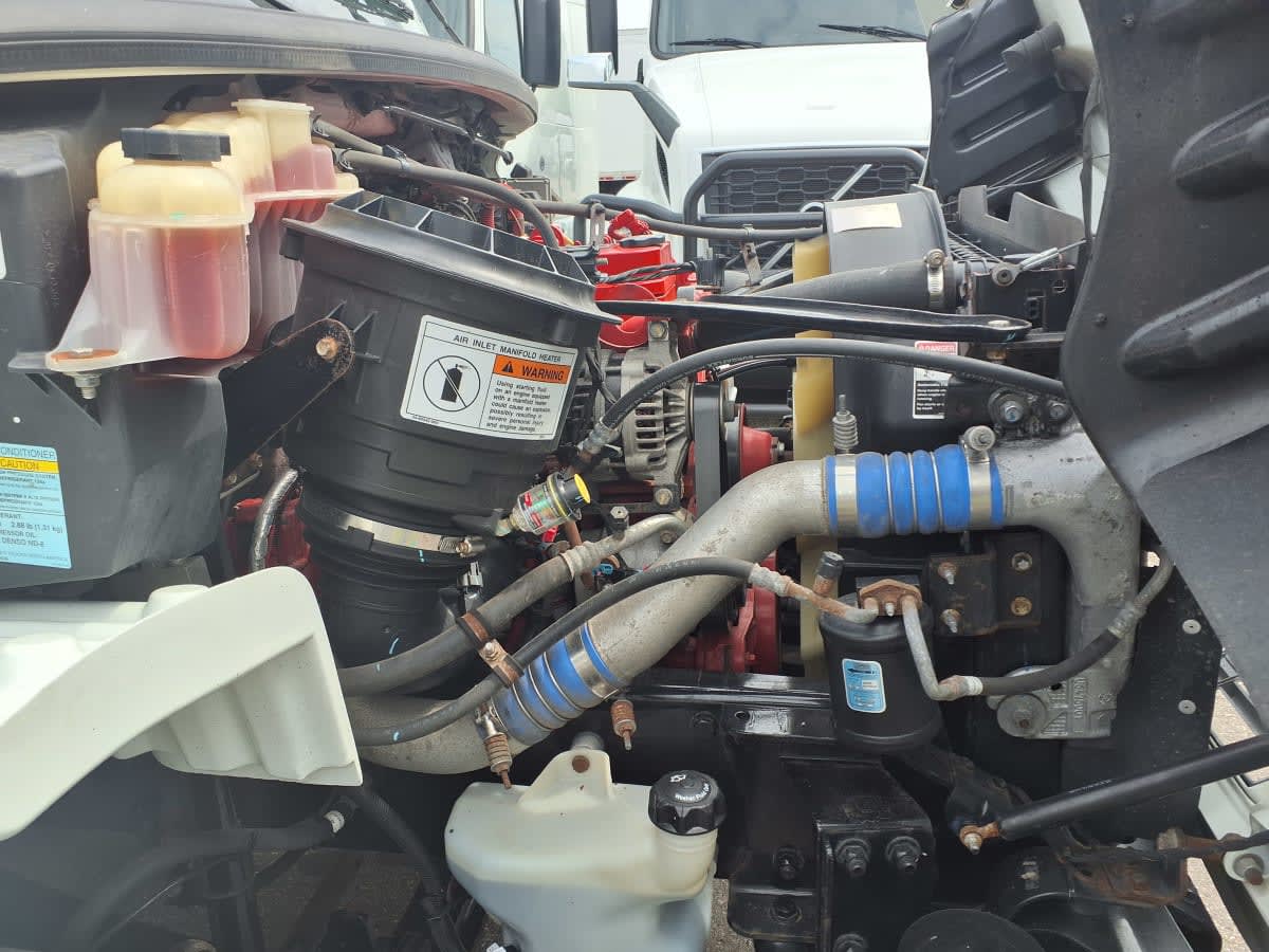 2019 Freightliner M2 106 820711