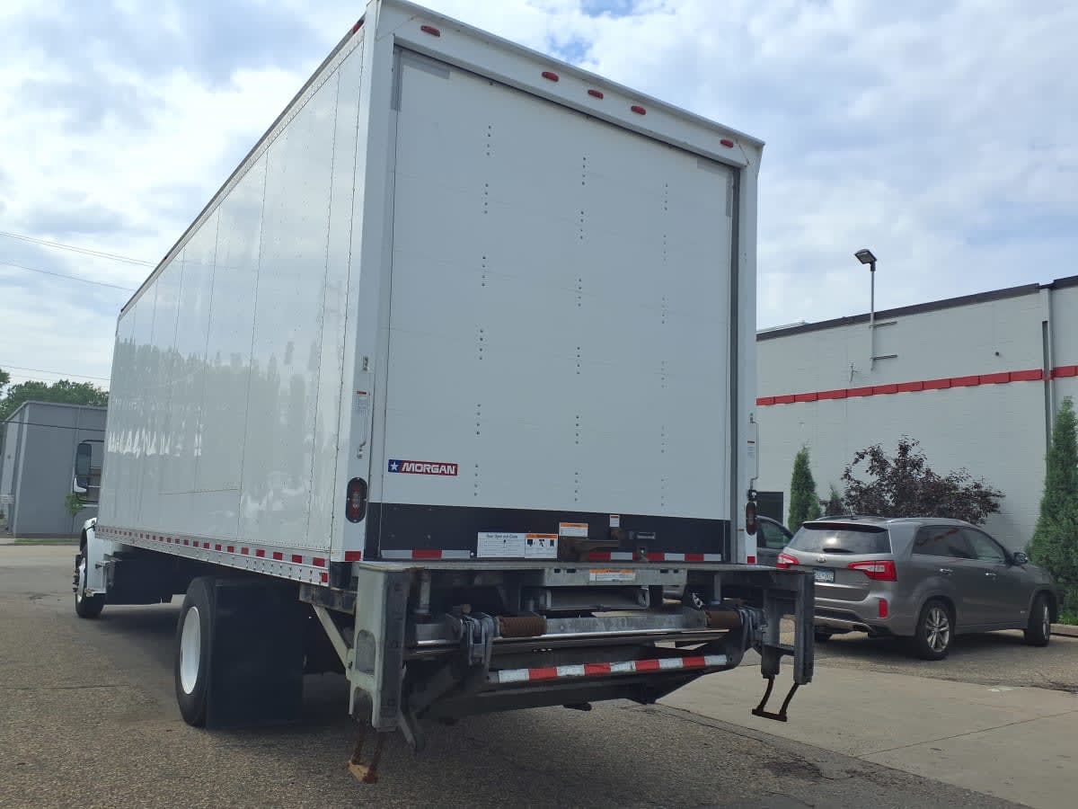2019 Freightliner M2 106 820711