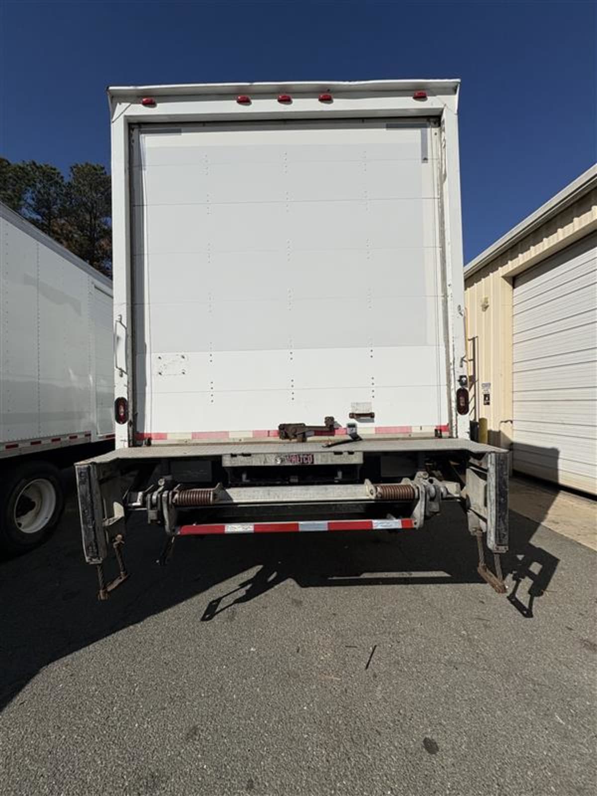 2019 Freightliner/Mercedes M2 106 820715