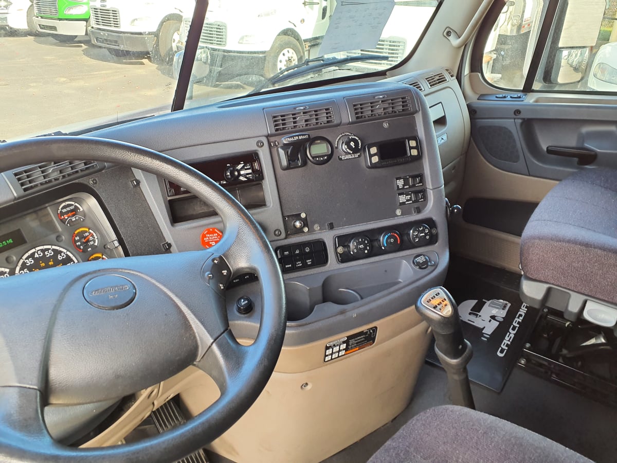 2019 Freightliner/Mercedes CASCADIA 125 820750