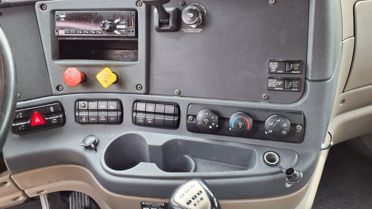 2019 Freightliner/Mercedes CASCADIA 125 820756