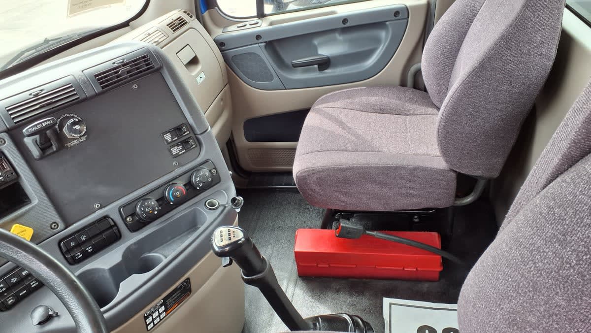 2019 Freightliner/Mercedes CASCADIA 125 820756