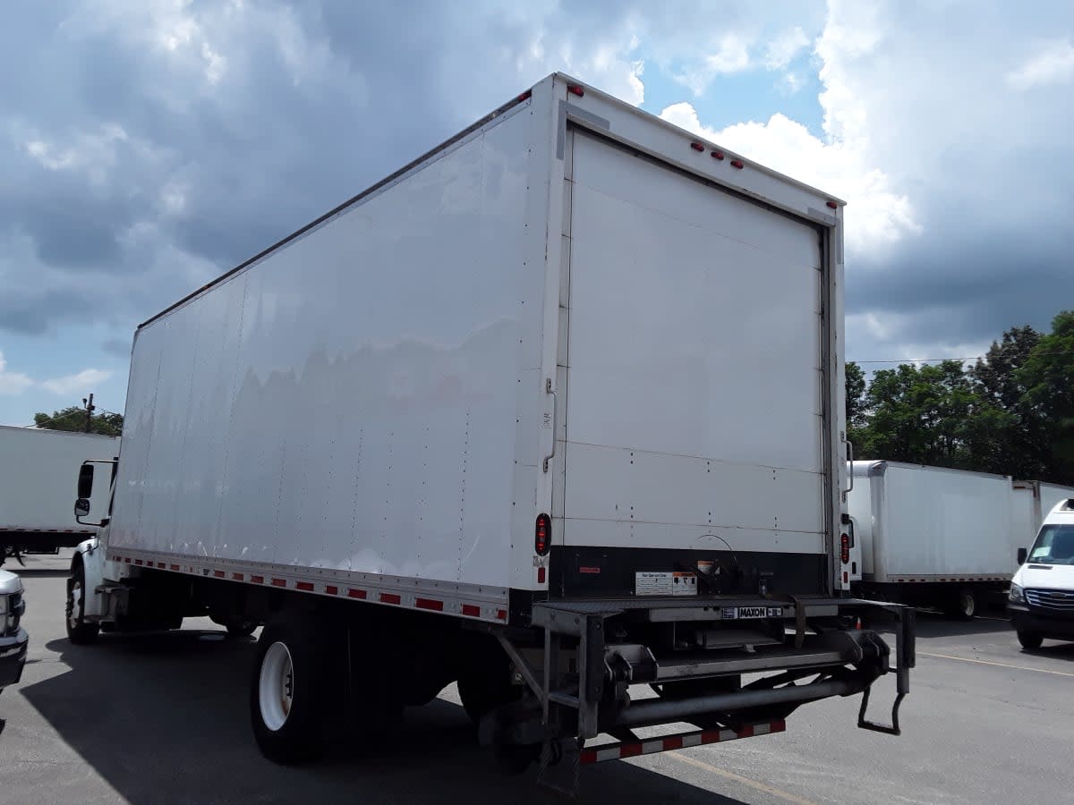 2019 Freightliner M2 106 820770