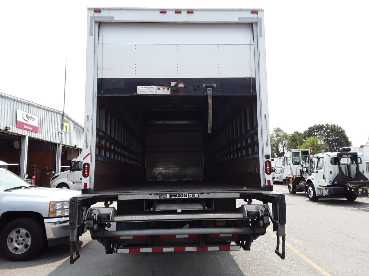 2019 Freightliner M2 106 820772