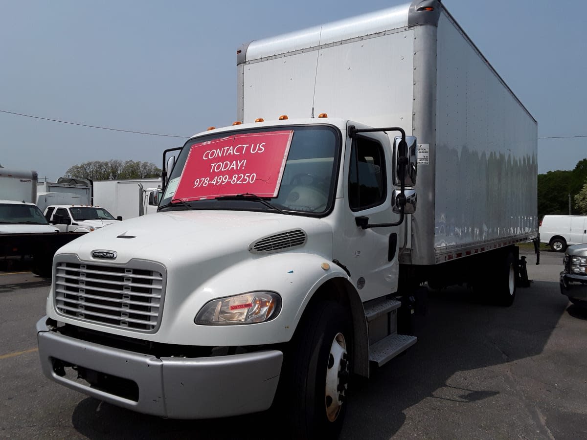 2019 Freightliner M2 106 820772