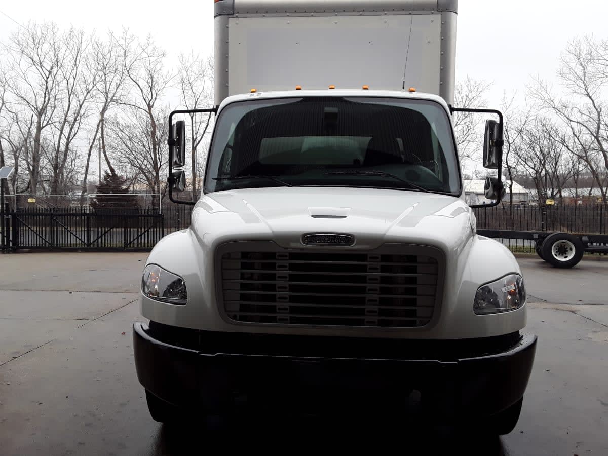 2019 Freightliner/Mercedes M2 106 820774
