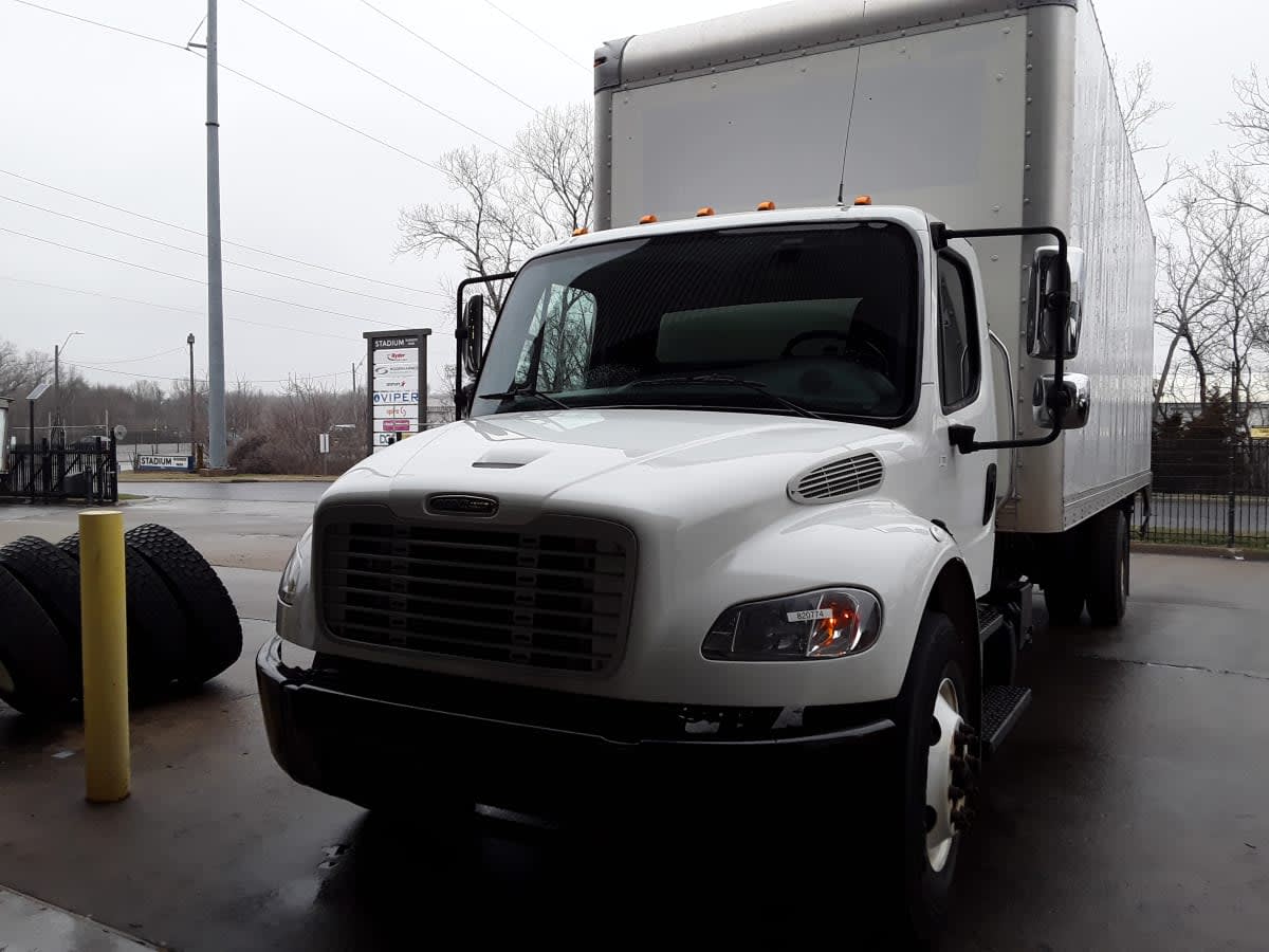 2019 Freightliner/Mercedes M2 106 820774