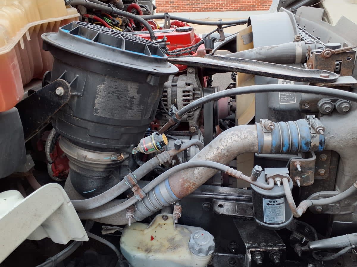 2019 Freightliner/Mercedes M2 106 820775