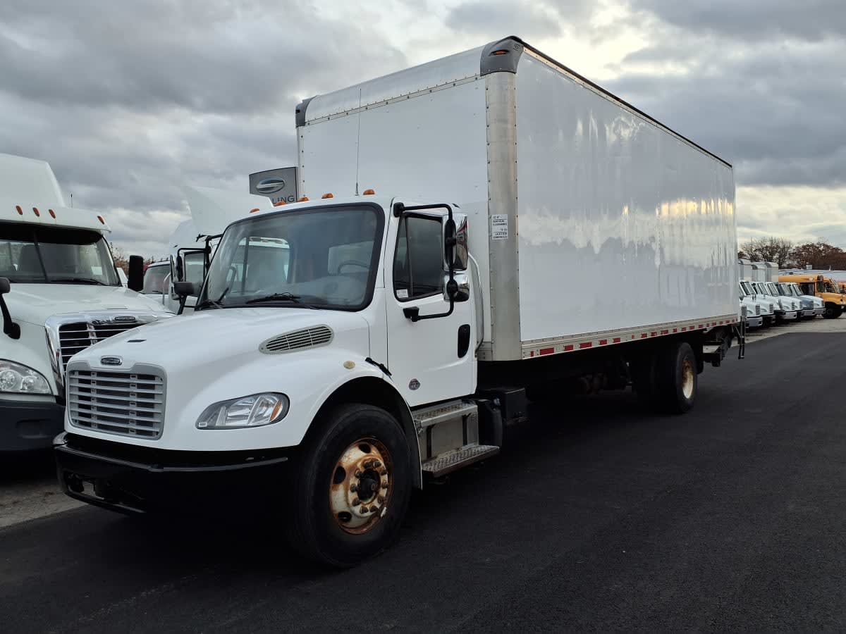 2019 Freightliner/Mercedes M2 106 820775