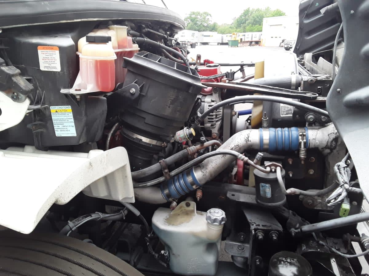 2019 Freightliner M2 106 820776