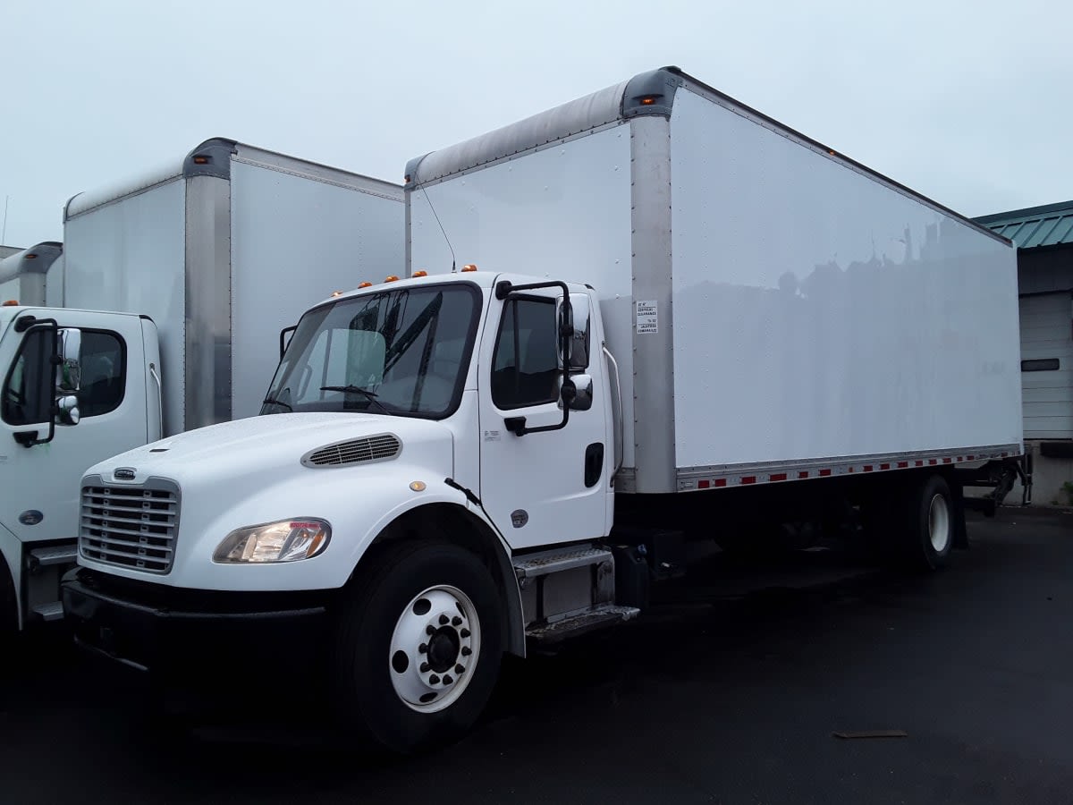 2019 Freightliner M2 106 820776