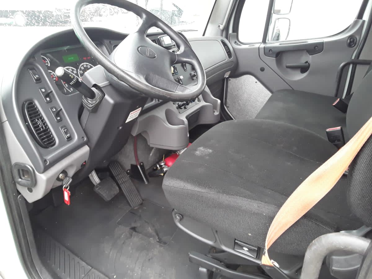 2019 Freightliner M2 106 820776