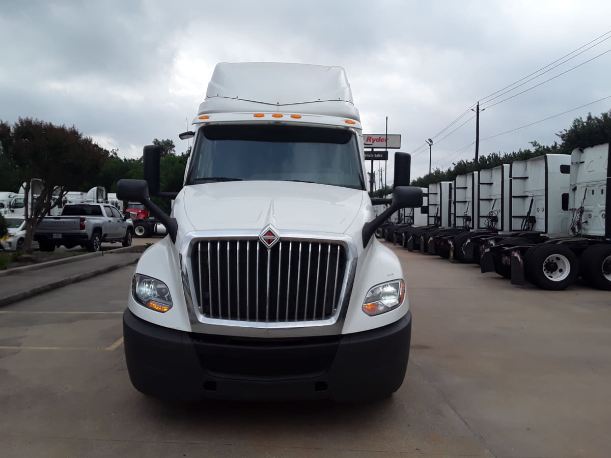 2019 Navistar International LT625 SLPR CAB 820782