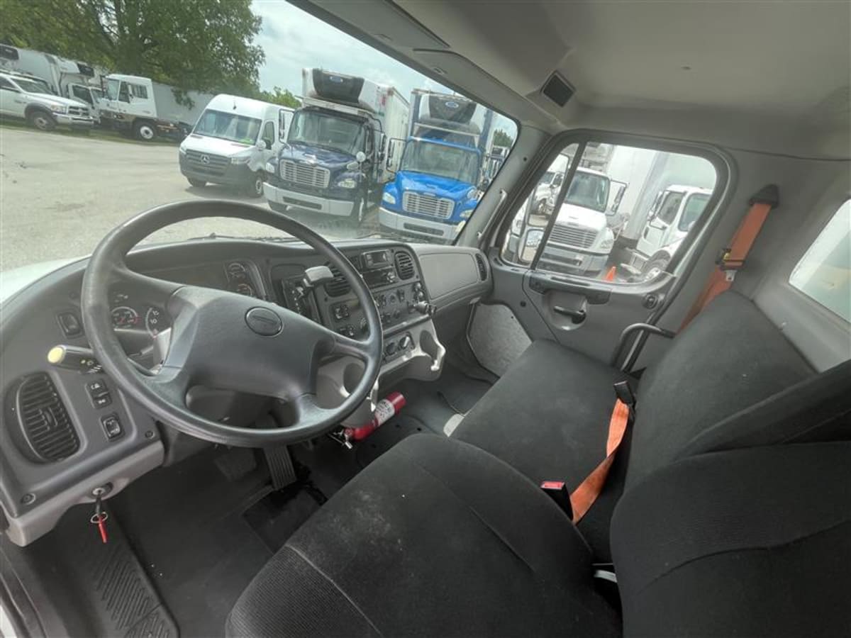 2019 Freightliner/Mercedes M2 106 820830