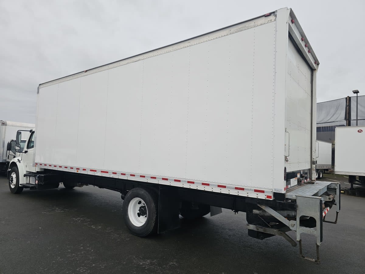 2019 Freightliner/Mercedes M2 106 820886